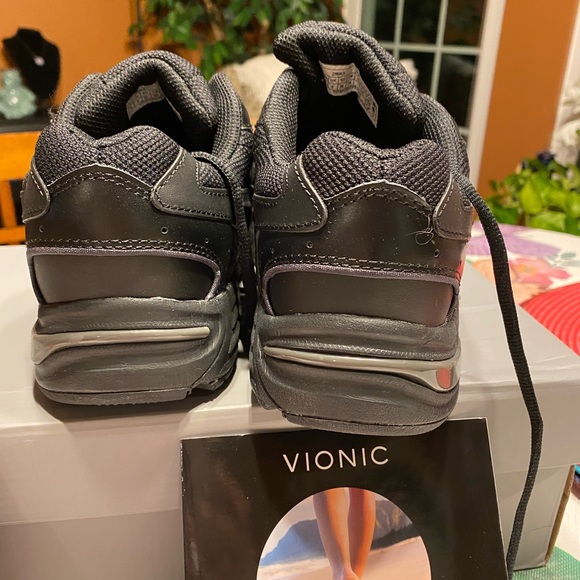 VIONIC 23MWALK SNEAKER size 8, black, NWT - Picture 9 of 12